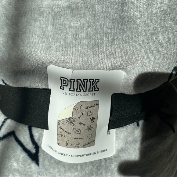 PINK Victoria’s Secret Sherpa Blanket - Picture 5 of 6